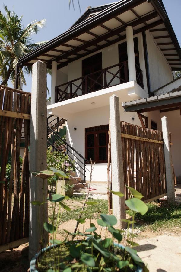 Surf Nest Hiriketiya Hotel Dickwella Exterior photo