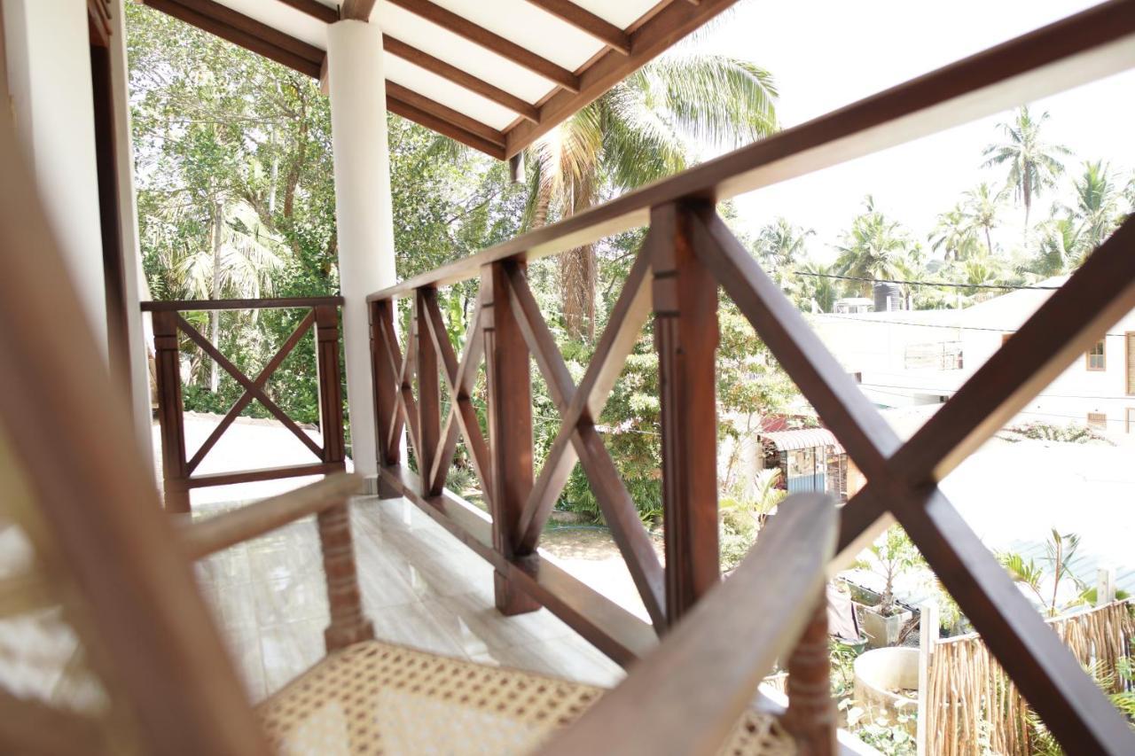 Surf Nest Hiriketiya Hotel Dickwella Exterior photo