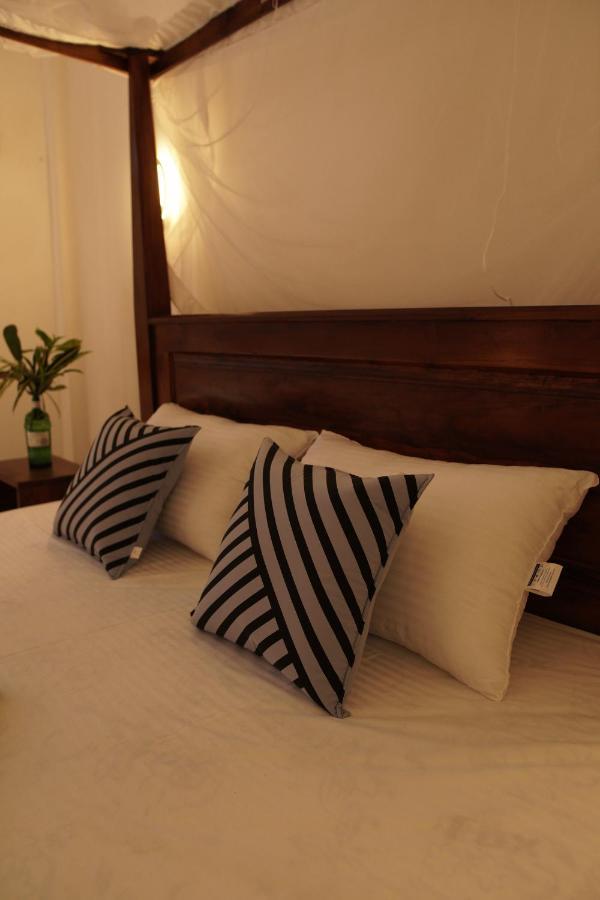 Surf Nest Hiriketiya Hotel Dickwella Exterior photo